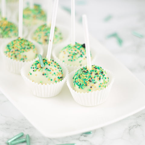Cakepops met witte chocolade en groene sprinkles