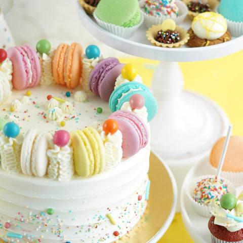 Happy Birthday Box: Cake & Sweets (75 personen)