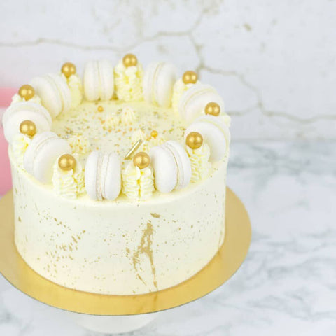 White &amp; Gold Cake (12-15 people)