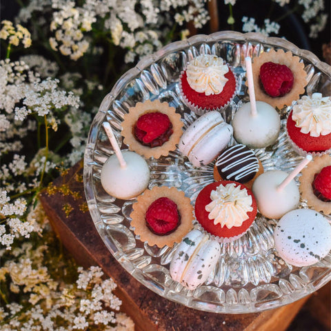 Greenery Sweets met onder andere cakepops, macarons en cupcakes