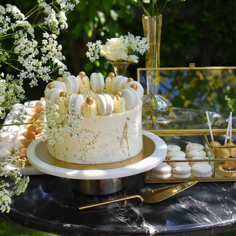 Sweet Table met als kleurenthema wit en goud